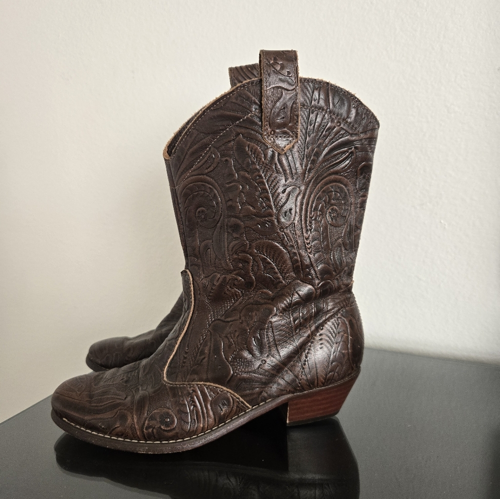 Vintage RARE tooled cowgirl boots